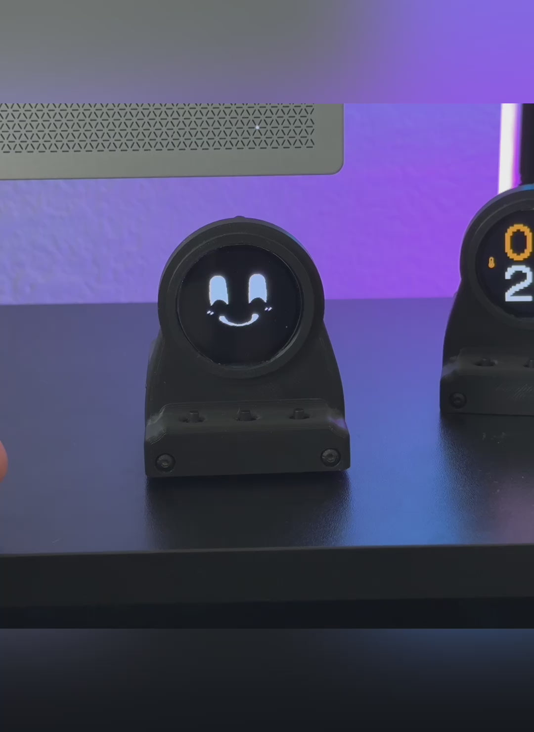 Load video: This is a video that shows users how to open the settings page on DeskOrbie.